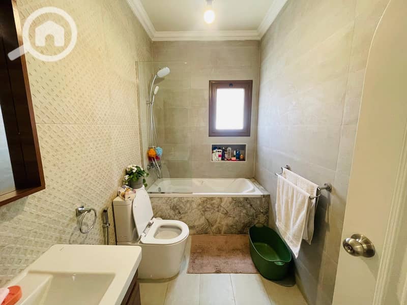 8 494265791_122263218416228254_319574056669412059_n. jpg