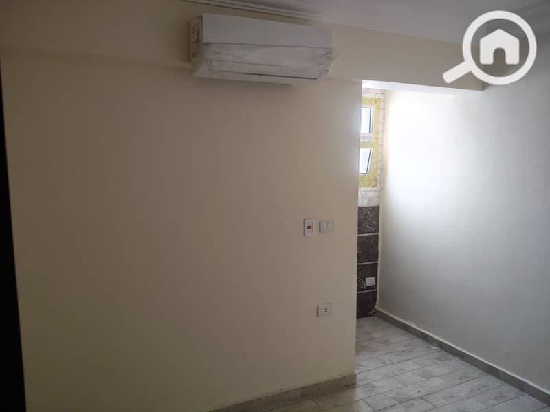 12 f2252d0e-3d2c-495f-8bbc-f3d3cced0a6c. jpg