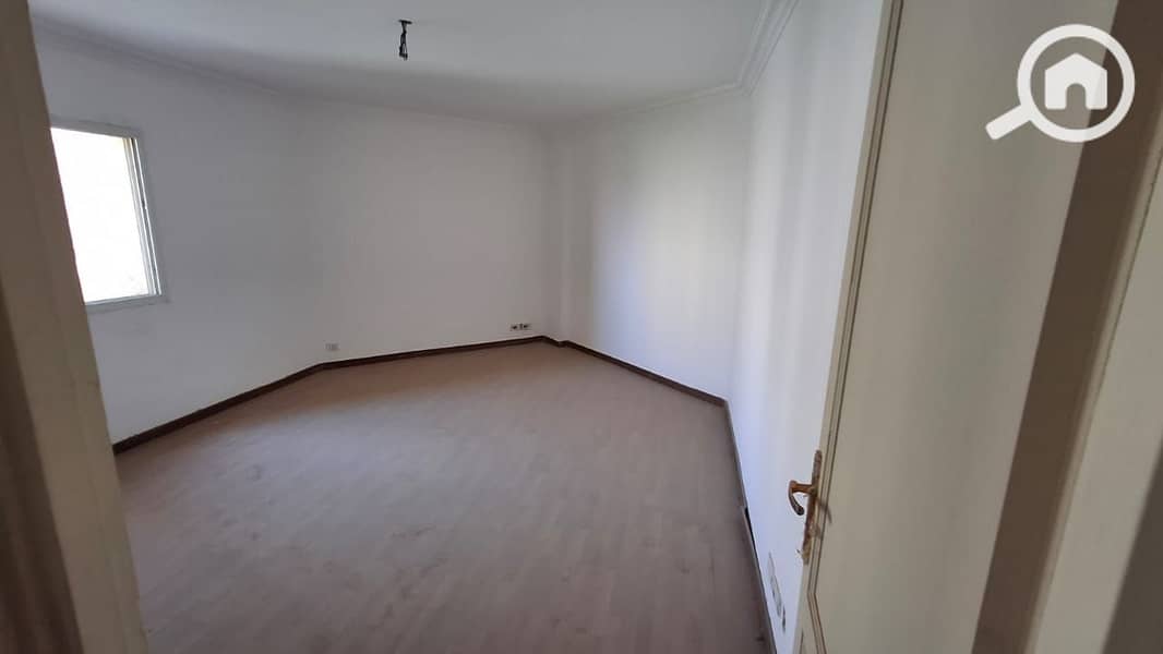 9 a7f772ae-3c33-4912-b992-99eb7a03cff7. jpeg