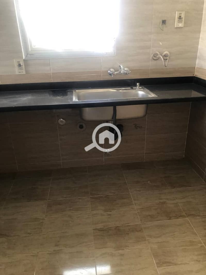 4 4807916d-7075-48e9-bdcc-a108c073e272. jpg