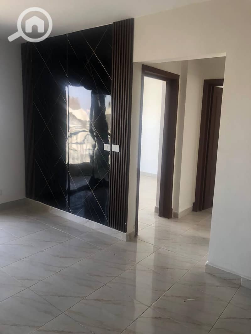 8 da0948e1-f9f3-4e90-b4c8-272e2cdf8a91. jpg