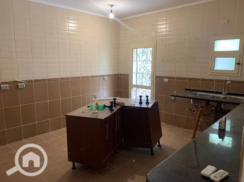 22 c19c3ebd-c9f7-4546-8c92-93cc43a02933. jpg