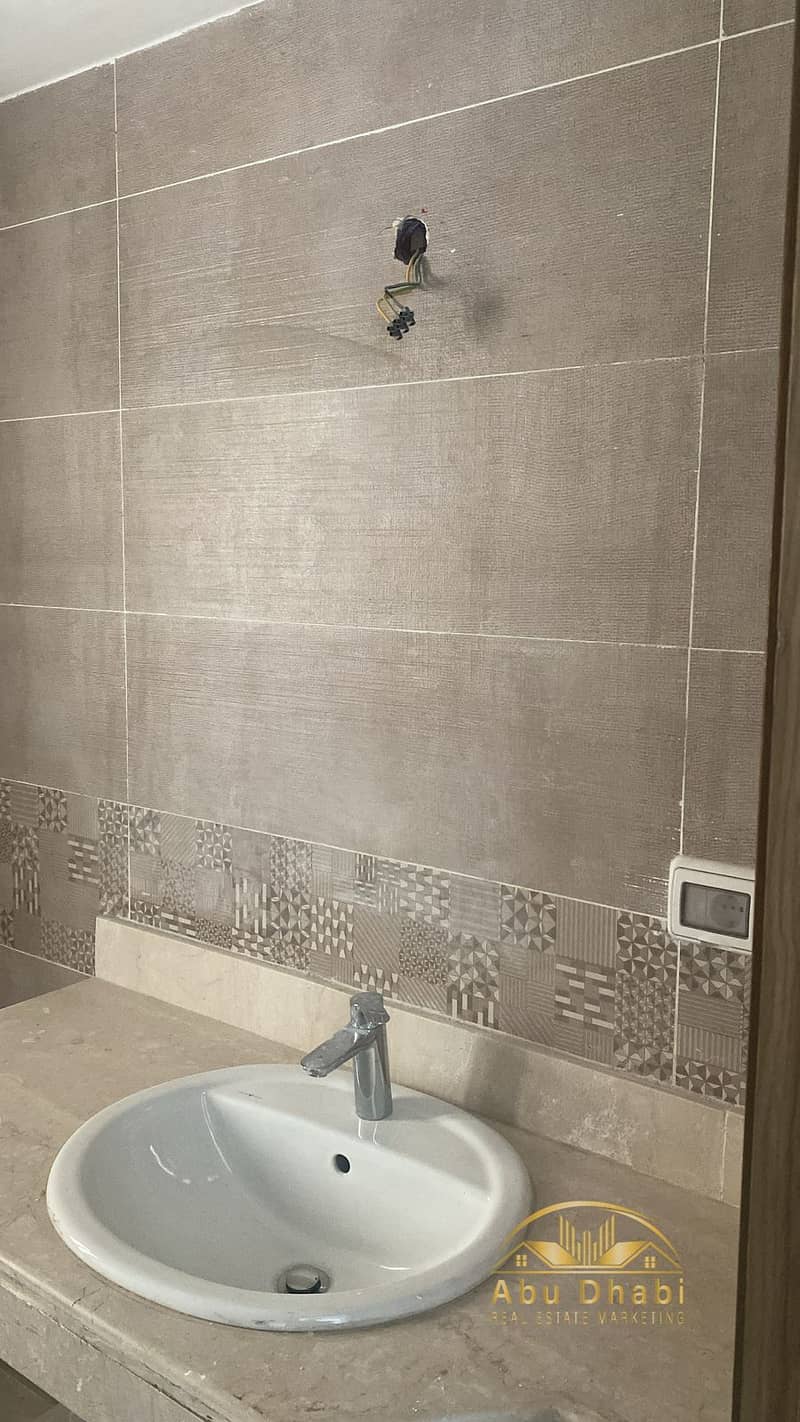 4 f5c31d08-13dc-4587-bcc8-82d9ea0b48a2. jpg