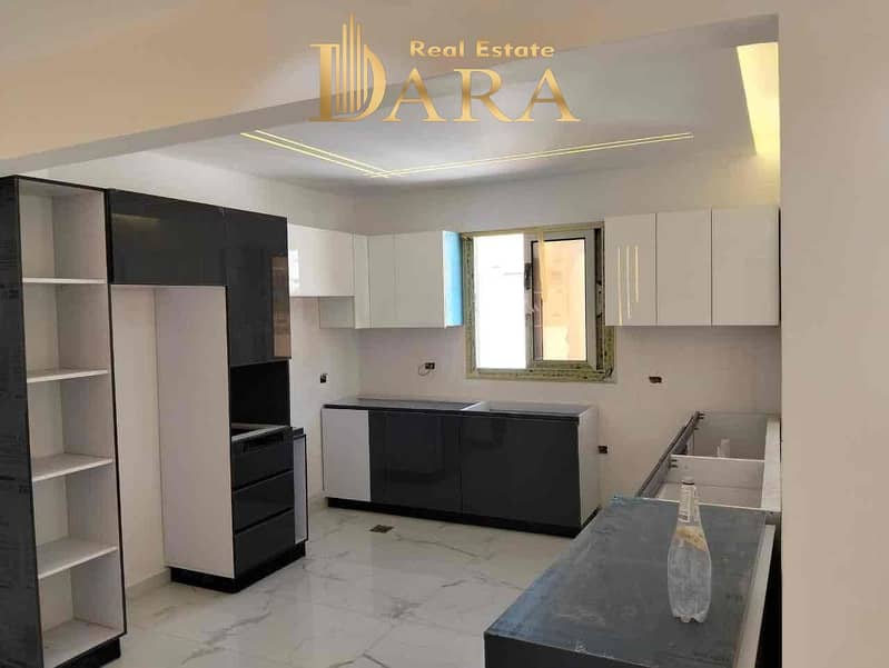 12 f78076eb-925e-4b5f-a998-d38464f09e38. jpg