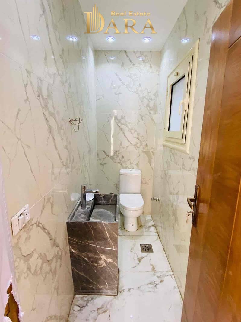 17 9f4279a1-95c5-4c3f-871a-96adb1219954. jpg