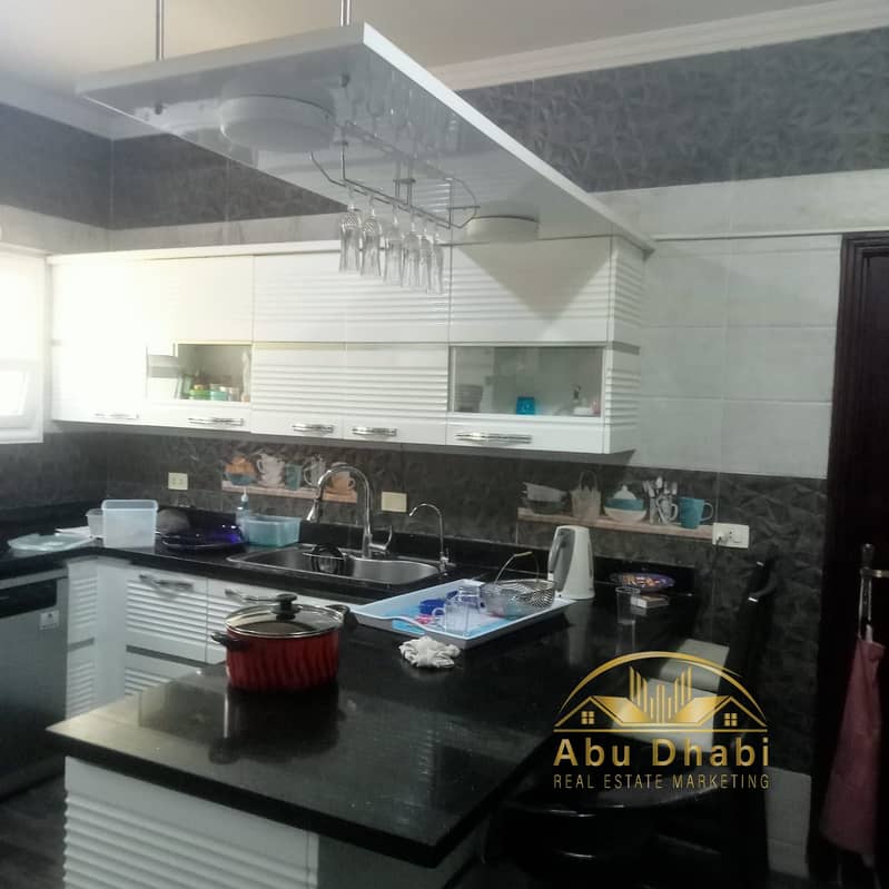 10 7626c543-9f40-4060-bfc3-6faff30f0e35. jpg