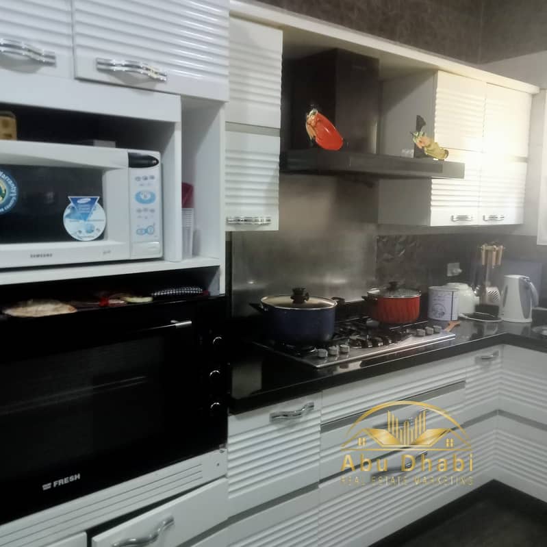 14 e4857d3a-80ac-404f-9c51-e5008a84860c. jpg