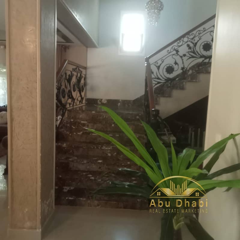 15 55b8c3f0-5191-435a-a302-33bc0ced5584. jpg