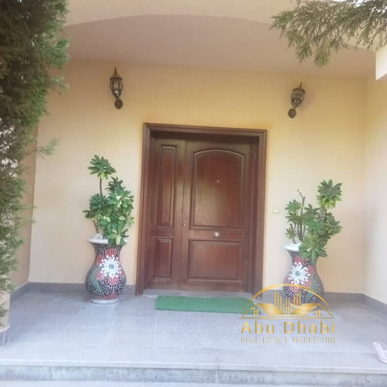 16 f4ae27ce-de6b-4d5e-b498-7a8a4bf125e4. jpg