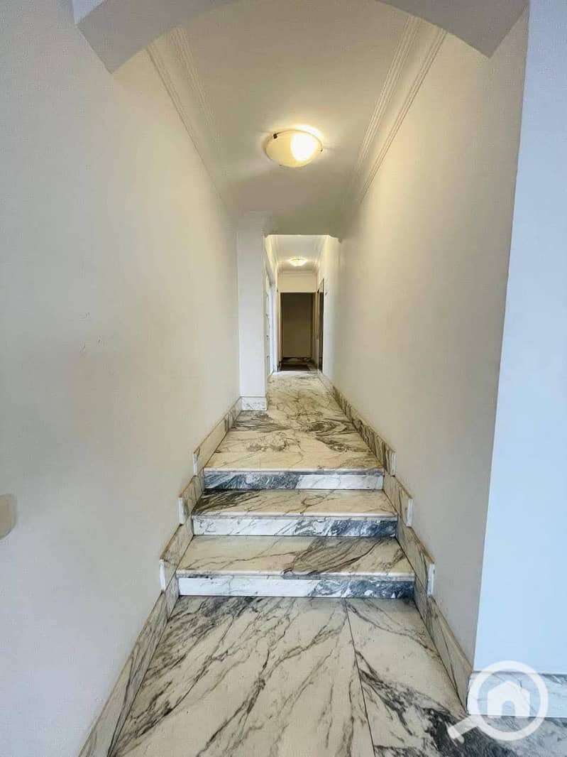 6 6946ec92-6600-44af-bf75-38dbb36a6be4. jpeg