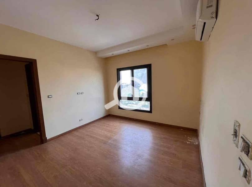 2 a0a42cd7-9f96-48e9-bbe9-e3d125dbadfd. jpg