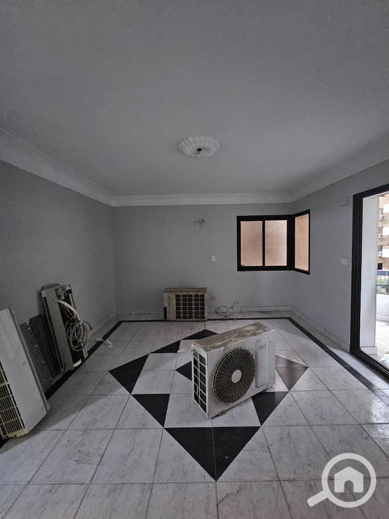 7 06e1058a-7bf6-4fe1-ba25-22a0f1cdc27e. jpeg