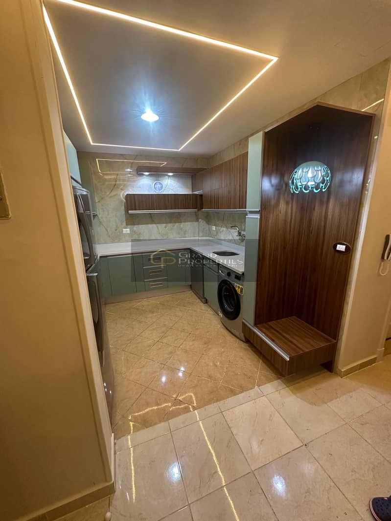 2 01bdc208-8b6e-4ab8-a939-85a2583f3924. jpg