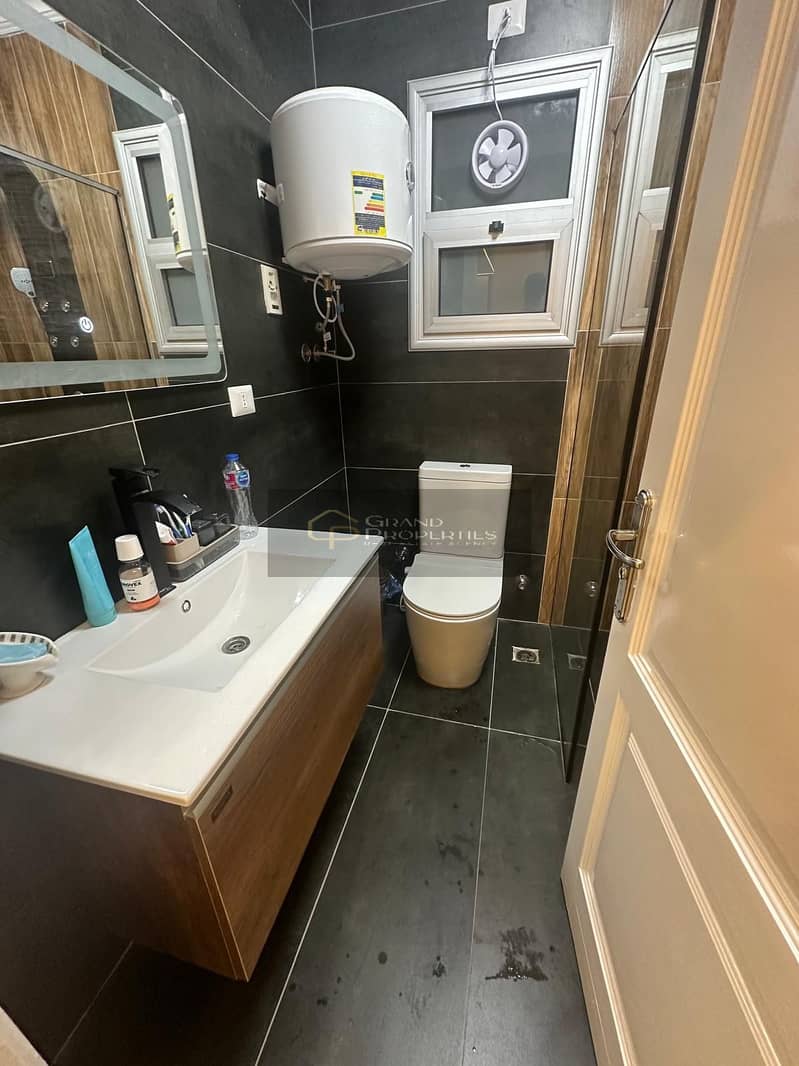 3 b1e5843b-77b9-4784-8cb2-6ef153bc0fd3. jpg