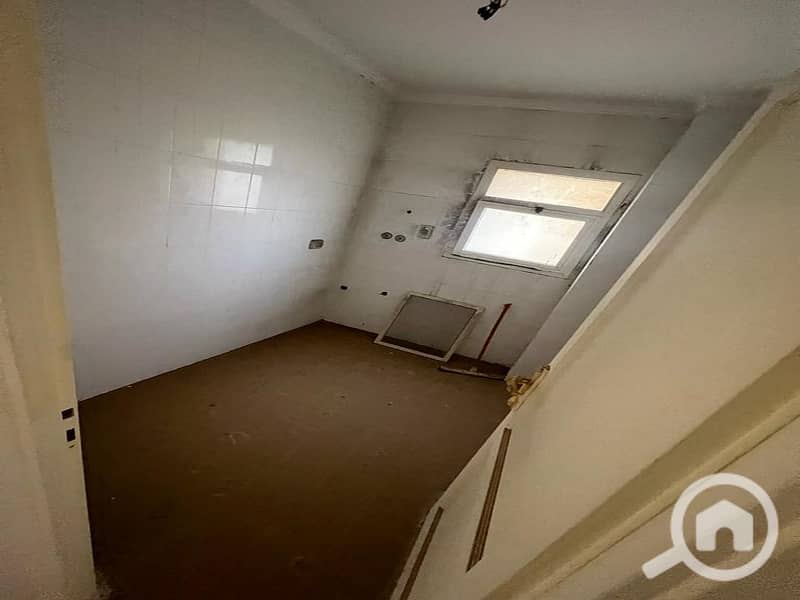 5 12f99cfe-d8e4-4757-9eda-4d3e0ab25be3. jpg