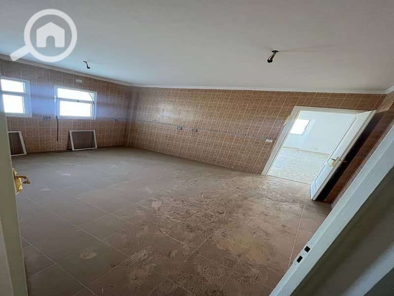 8 0305dbcc-867e-40f1-9bda-71b3df582177. jpg