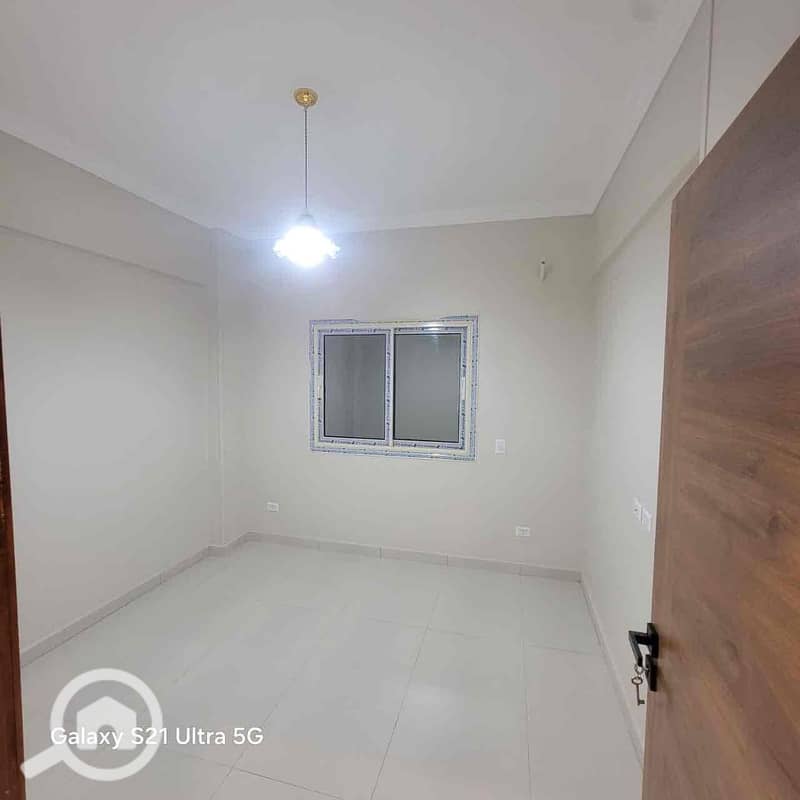 6 335694b7-0ed6-4802-9b86-0b669f34b1ae. jpg