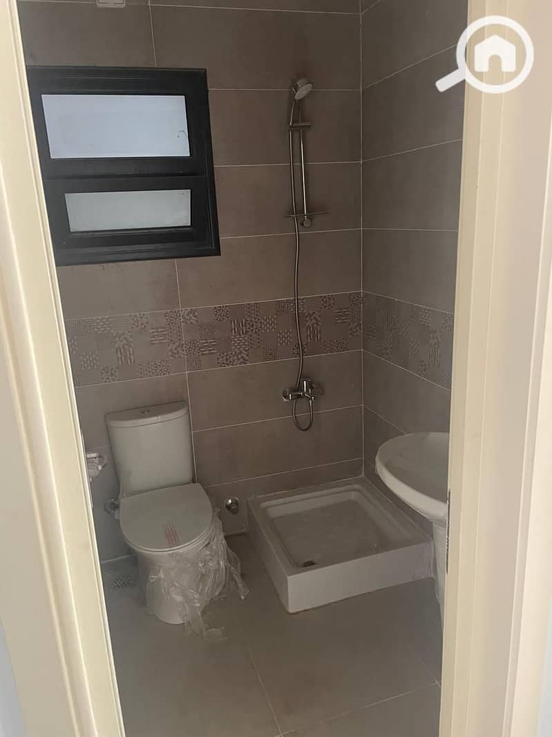 2 49abfa99-3d15-493b-b000-8462e838d1e7. jpg