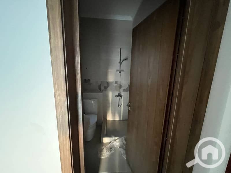 6 feb572f6-32a2-40f8-928b-d3f5f56e7691. jpg