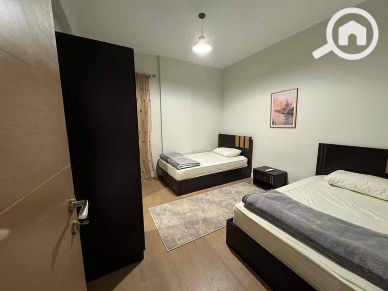 5 5ac2415d-5d27-41d7-b9f2-45687dcf2b0e. jpg