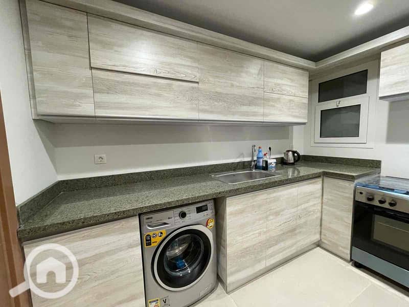 18 d1845cc9-8e85-485f-af86-1d25945267cc. jpg