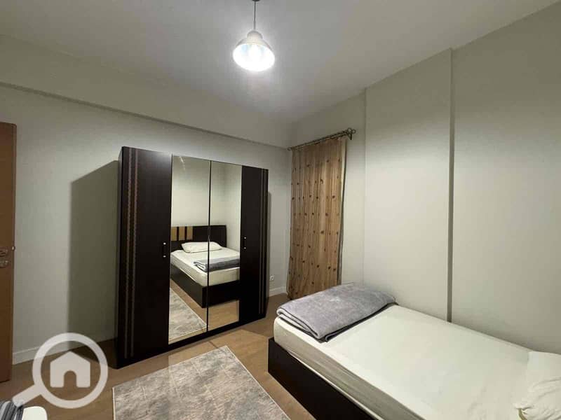 17 77f6c53a-2190-46e9-8ea6-9a94b90b537b. jpg