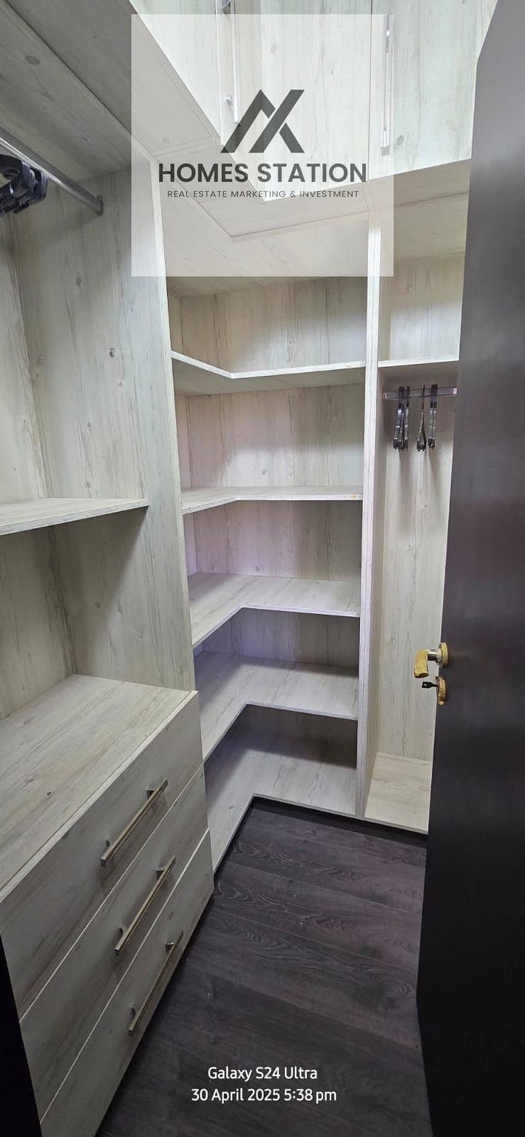 27 14305042-7e47-45a5-9587-77107e6bf5bc. jpeg