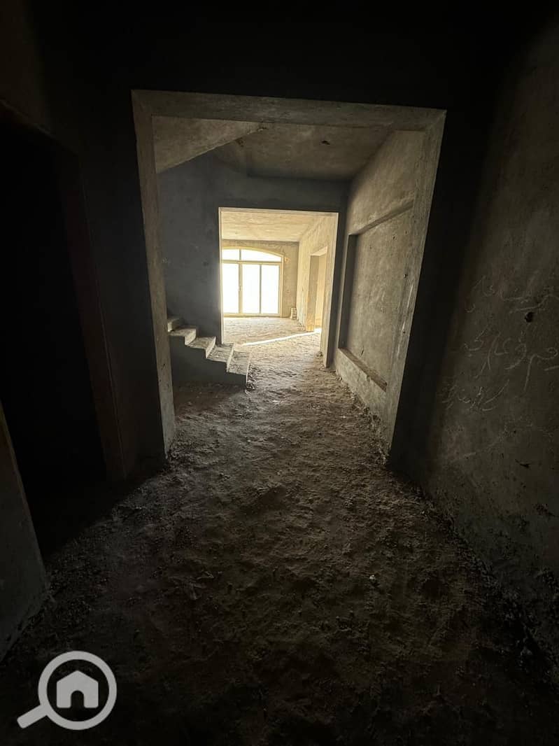 4 999d5dcd-a3da-461e-b625-25e30975956f. jpeg