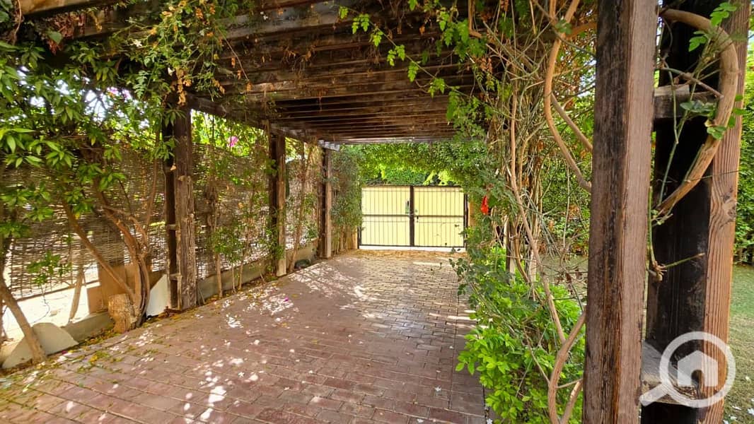 9 d541a885-d829-45cd-8c7a-ded95477bec3. jpg