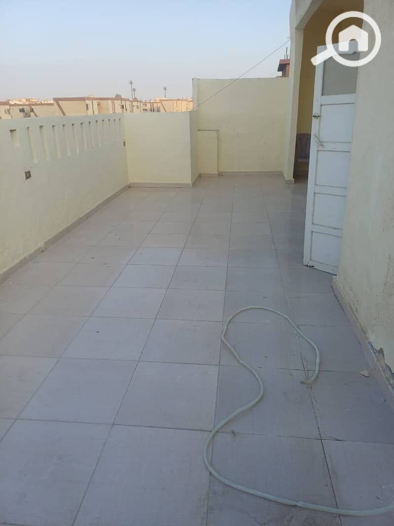 12 050a2448-8ba9-4742-85ee-8138a7e1c113. jpg