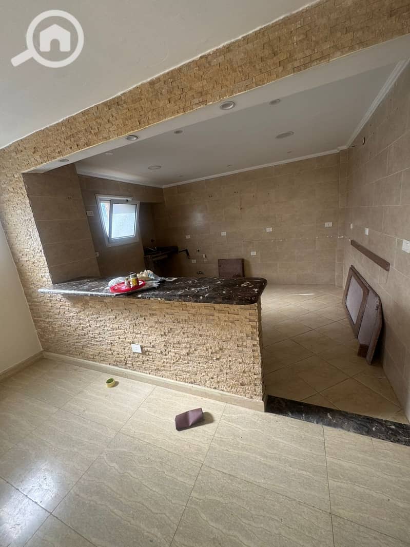 2 1c515fc3-675d-46d9-85ba-19e74357e709. jpg