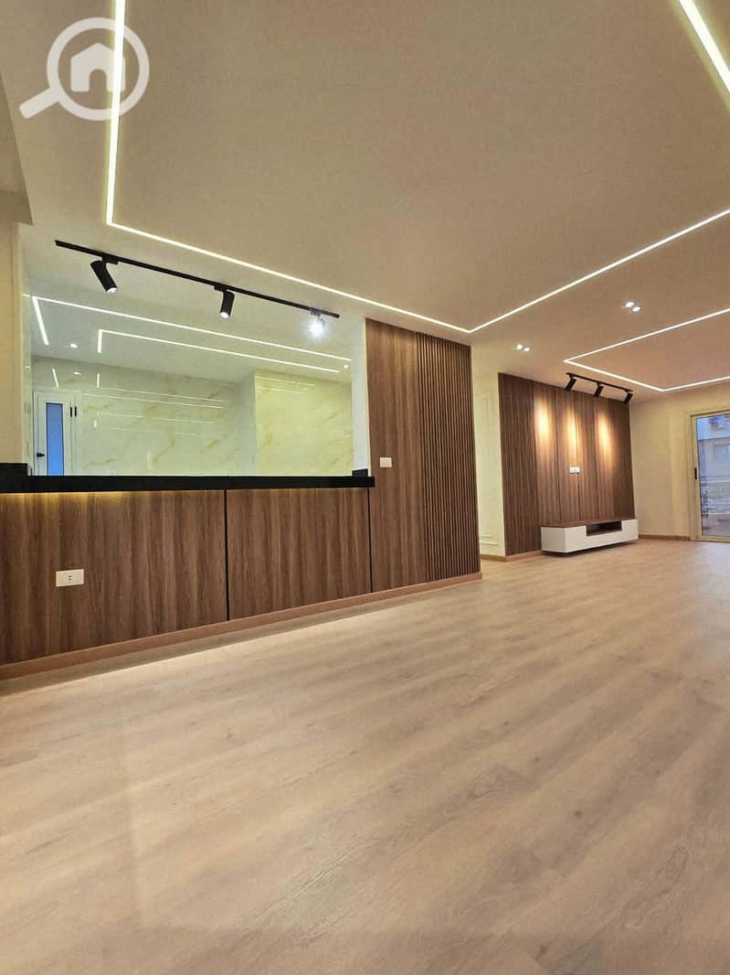 5 e6d22dff-5524-4749-8c17-8c62f6fb689a. jpg