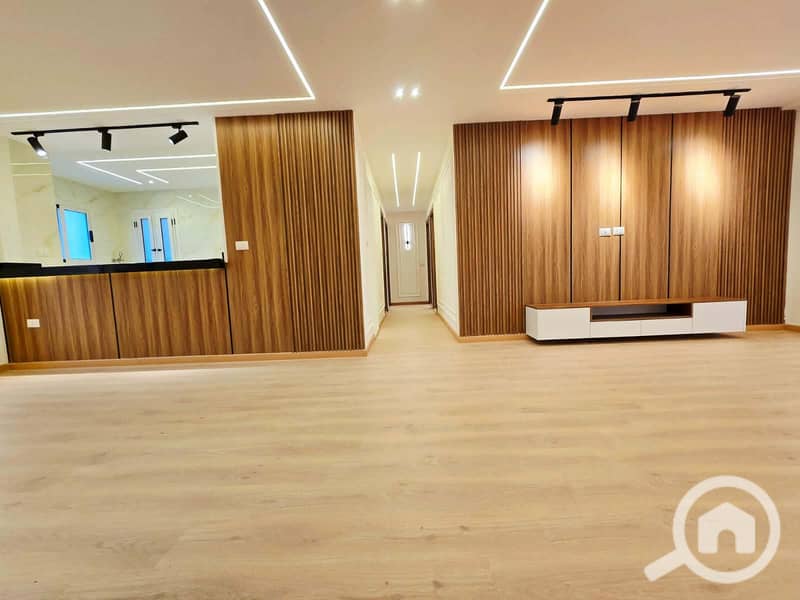 7 cfde0163-f2c9-426b-ace6-7c446e48b473. jpg