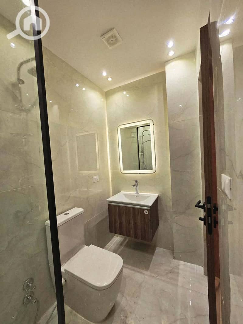 15 132df248-d594-423e-a208-7bbe235f0dd5. jpg