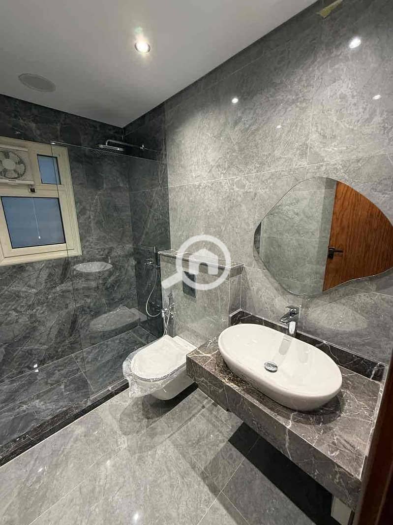 4 33af9df2-d2d6-4975-9734-db05a7a8bd3b. jpg