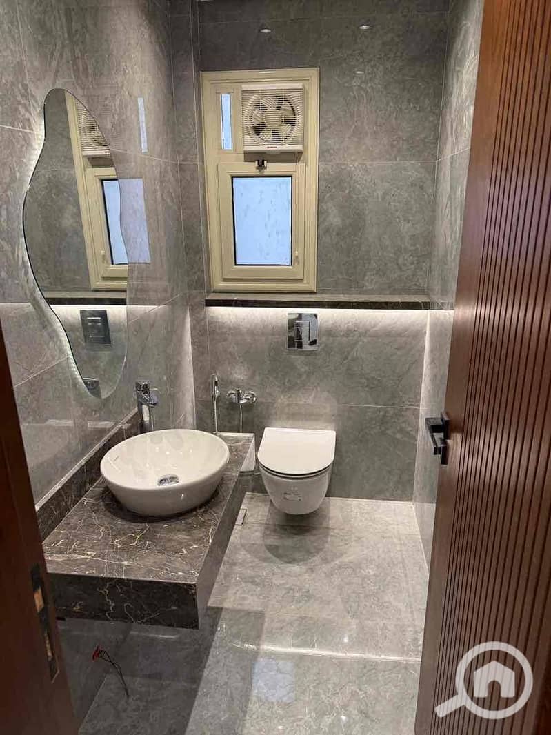 6 64ca33b4-39ed-4e12-87dc-d22d27632c04. jpg