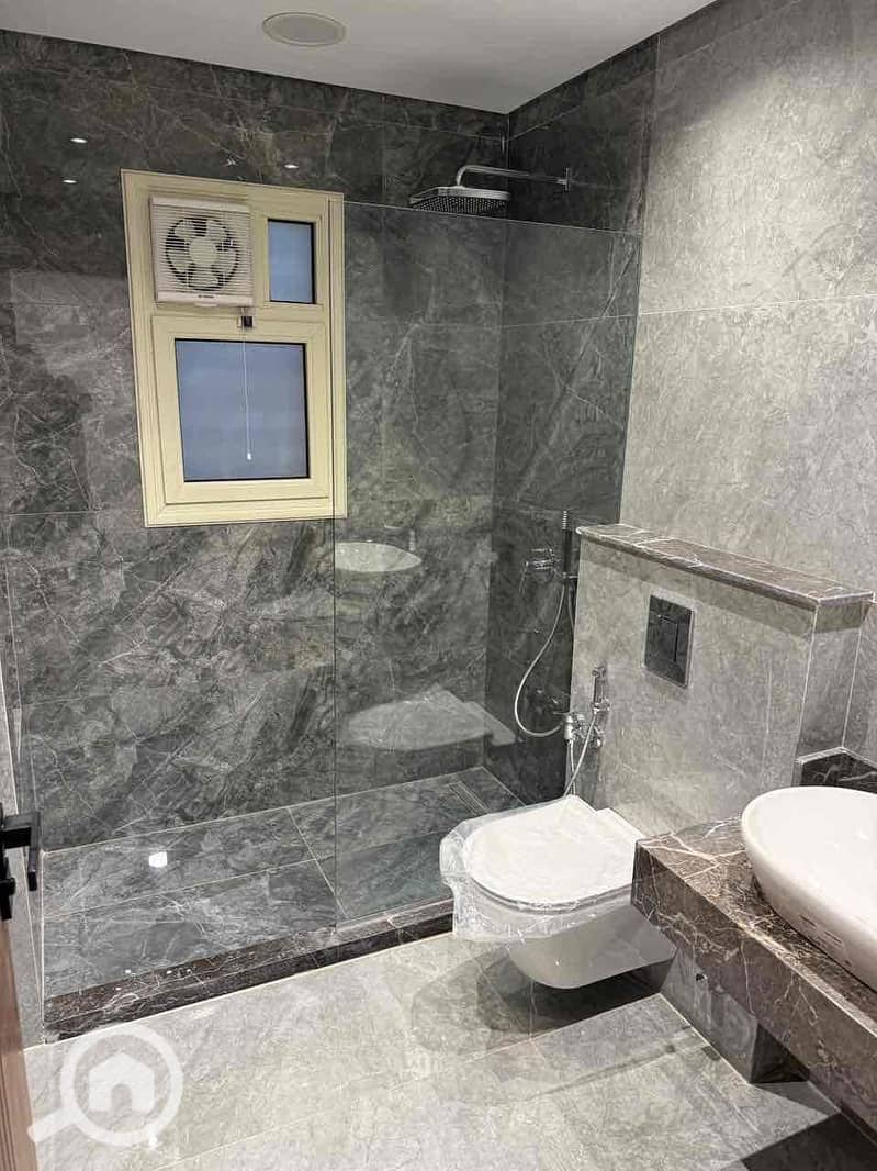 10 a2d4099f-5fdc-45f5-8c9a-9dd3b7181add. jpg