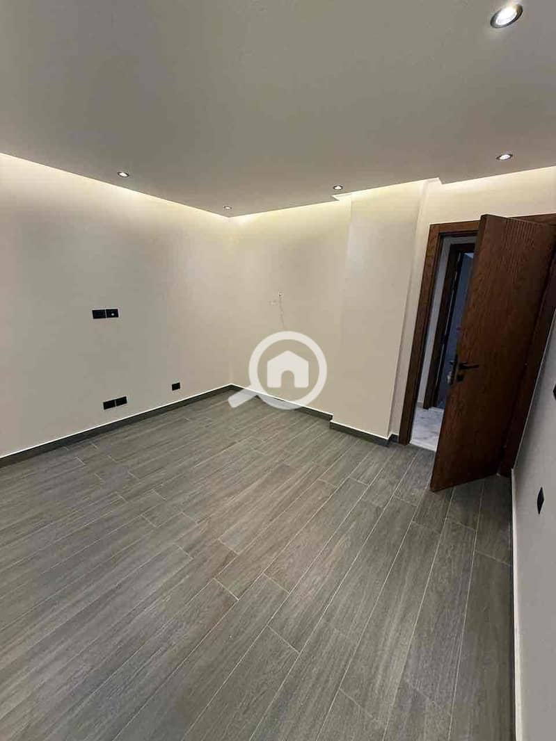 11 63122e9a-f8e4-44a8-b68a-ee7430cd0092. jpg