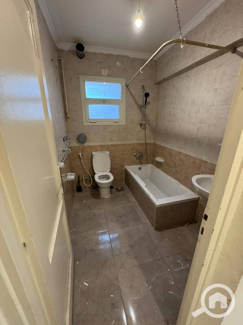 6 ff1e8c04-805c-4676-9c74-60549355fc03. jpg