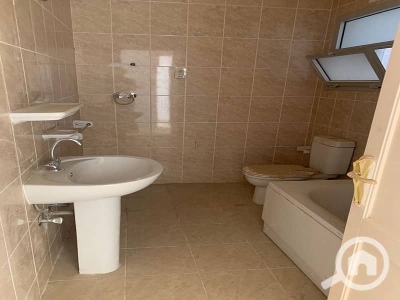 10 c7248235-e652-40a7-9c4b-5402e7eb101f. jpg