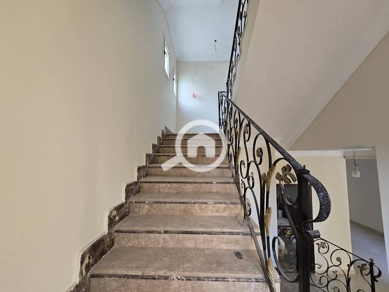 12 75d04444-9e8b-43f2-8d98-16454354868e. jpg