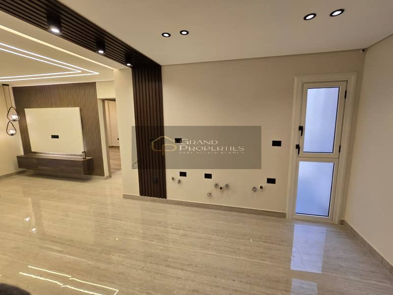 6 07b911a0-ef0f-441c-a7cd-d83dad19fa41. jpg