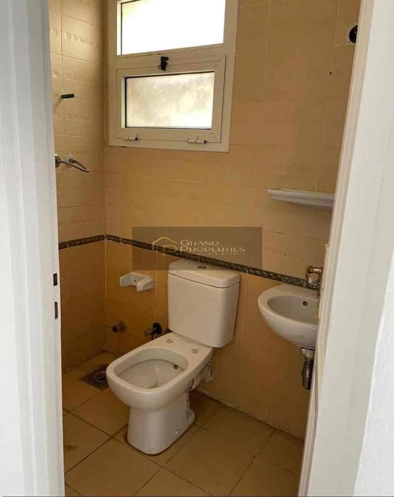 12 fd60b061-4838-4f38-8a02-23c4df78ca6d. jpg