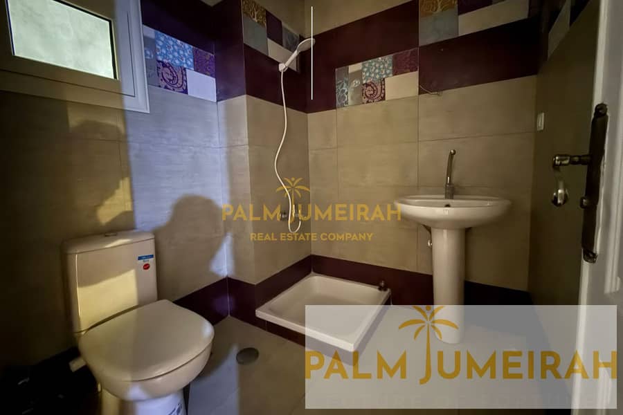 11 Palm Jumeriah - Frame. jpg