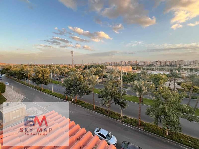 2 e9fc3c18-e1b8-42d7-82d6-ad454e276648. jpg