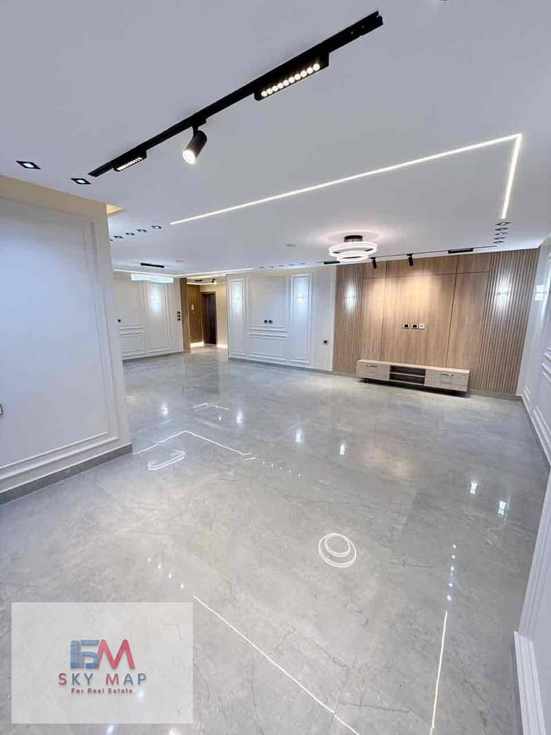 13 176660d0-d4f7-421d-9134-19a02878f117. jpg