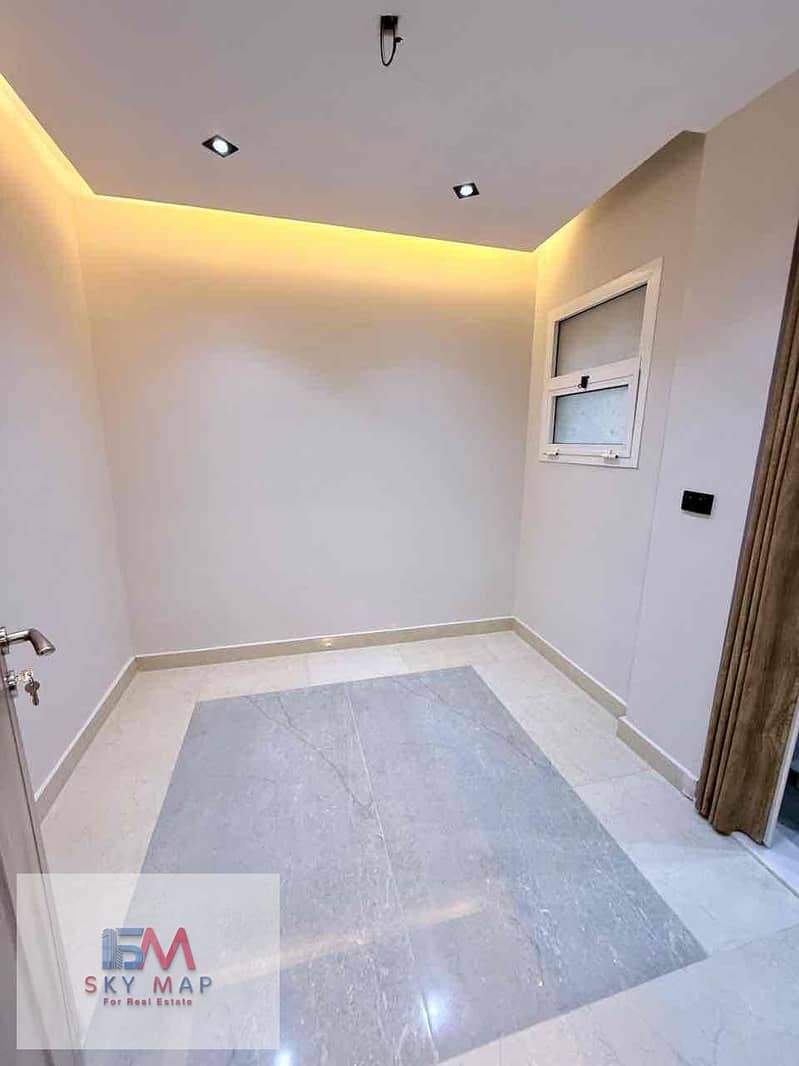 18 7392ca39-fa84-4fdf-9f19-418511e85f84. jpg