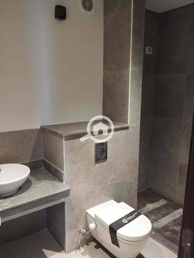 12 66445d1c-9342-4e92-995f-59b0fe42c4f8. jpg