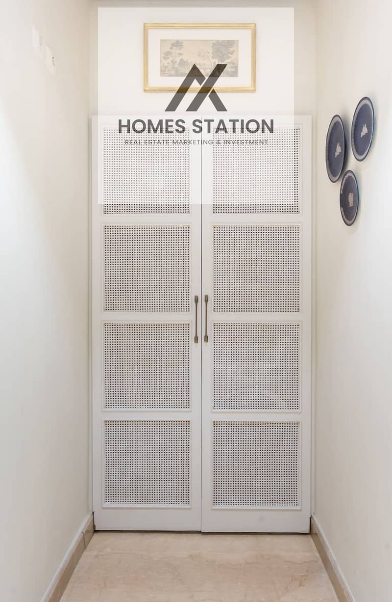 12 6ee1fb04-b49f-4b2c-99b7-02ac640a44ca. jpeg