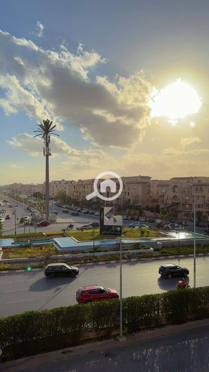 4 346f1559-63ec-4f1c-9c87-c5c024678e33. jpeg